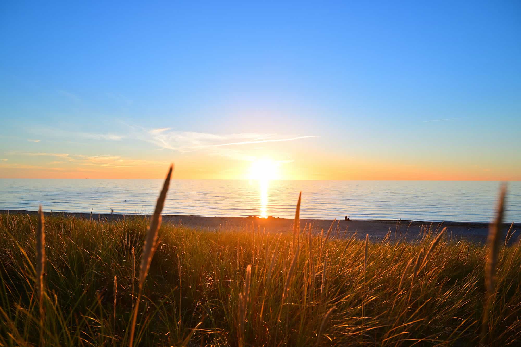 Sonnenuntergang am Strand von Dierhagen – die Sonne versinkt in der Ostsee